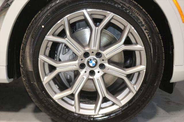 new 2025 BMW X7 car, priced at $91,155