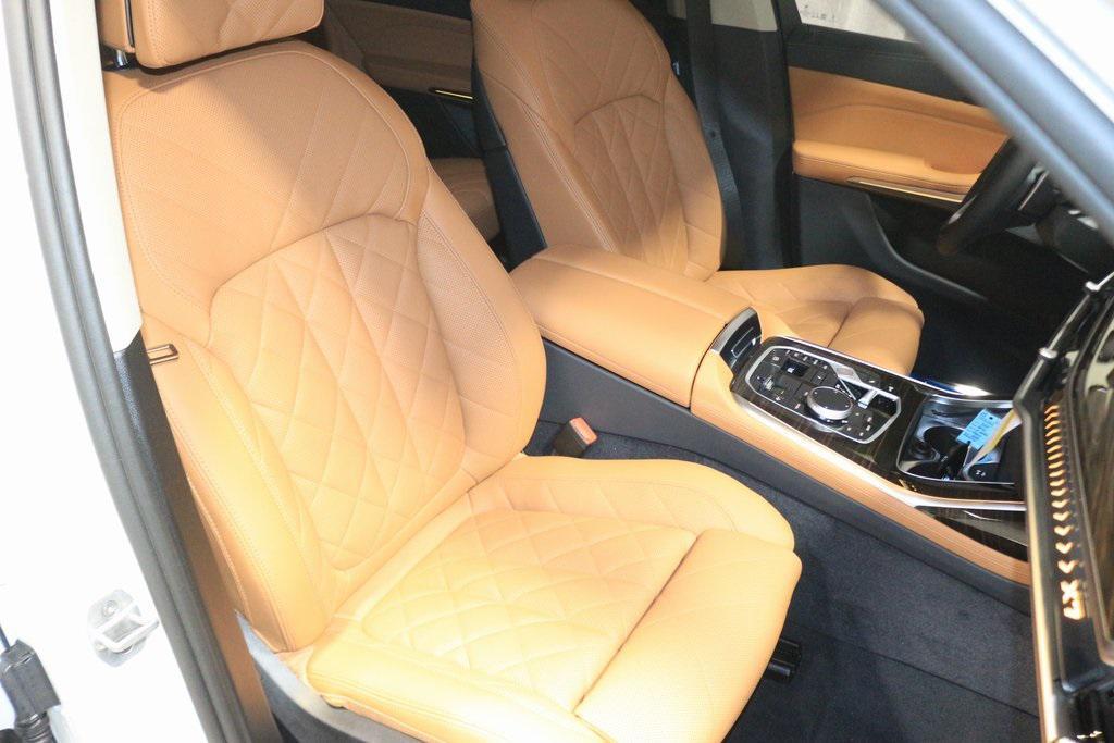 new 2025 BMW X7 car, priced at $91,155