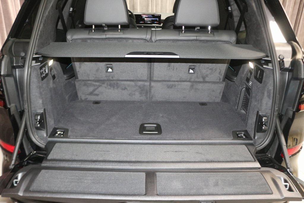 new 2026 BMW X7 car, priced at $98,015