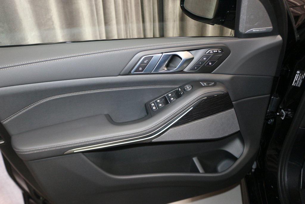 new 2026 BMW X7 car, priced at $98,015