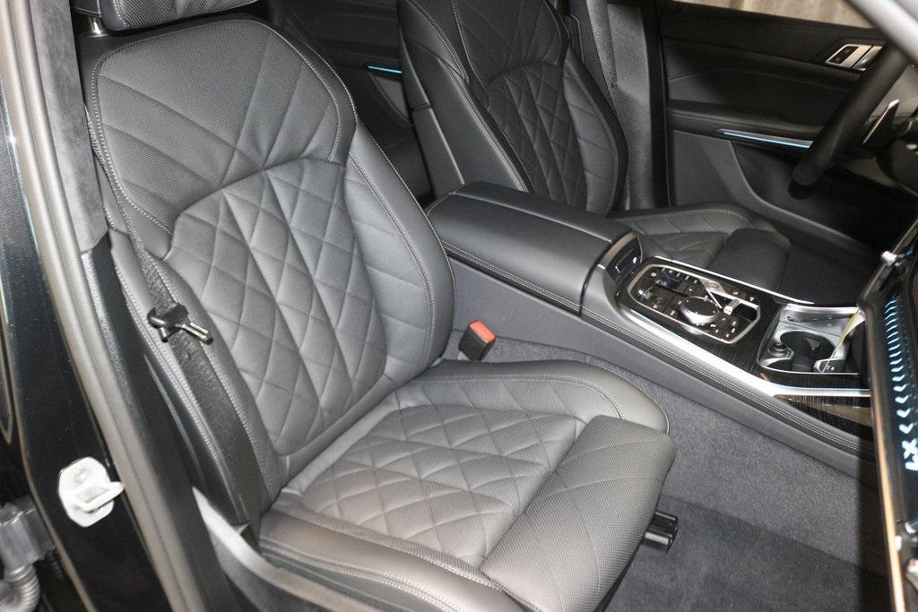 new 2026 BMW X7 car, priced at $98,015
