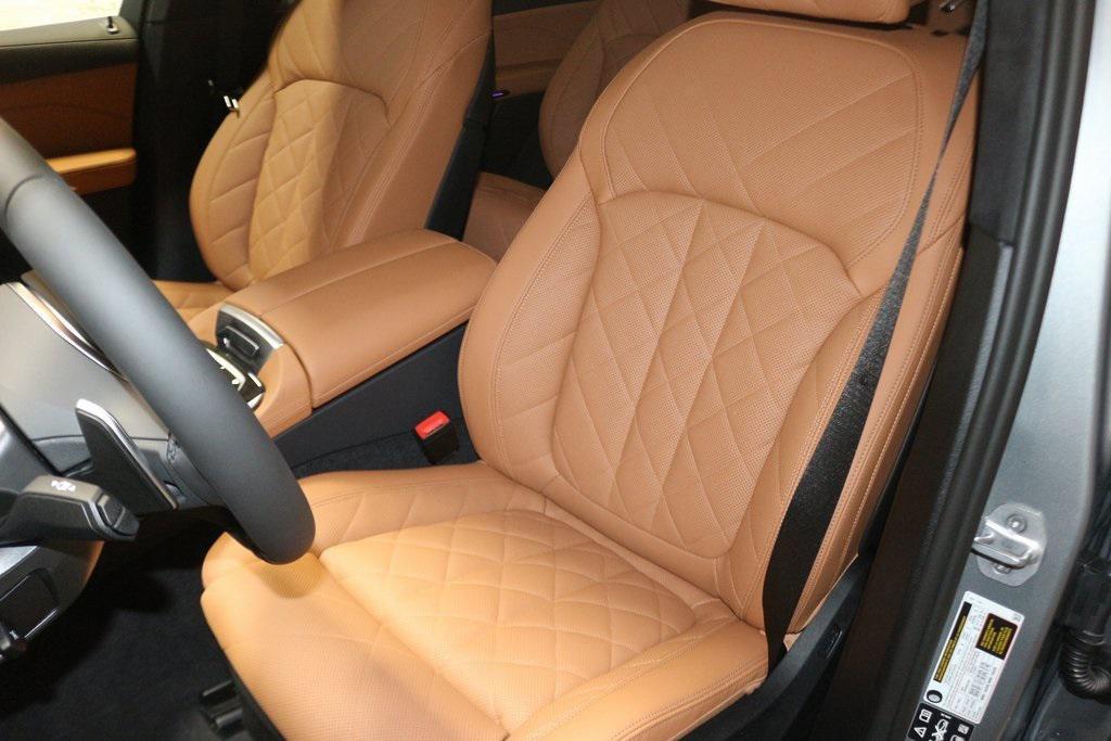 new 2026 BMW X7 car, priced at $100,485