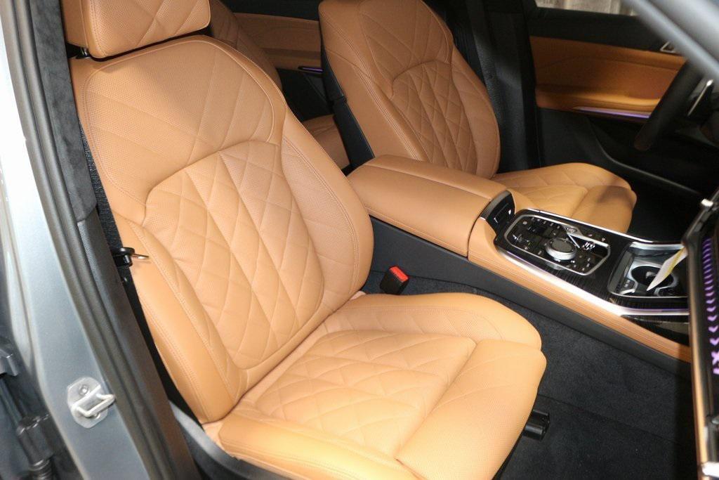 new 2026 BMW X7 car, priced at $100,485