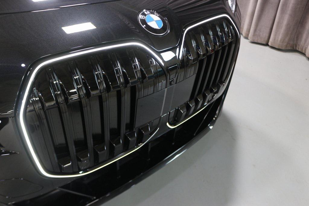 new 2025 BMW 760 car, priced at $137,270