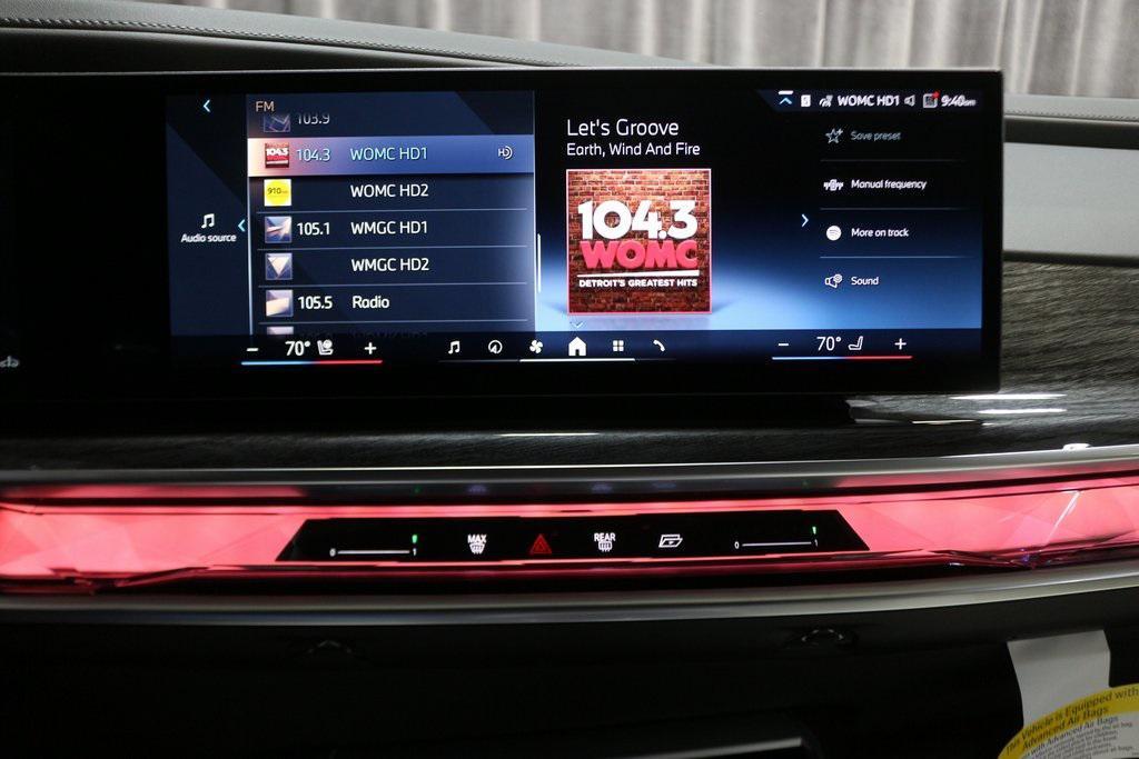 new 2025 BMW 760 car, priced at $137,270