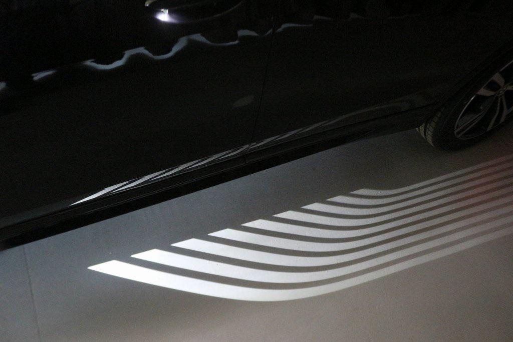 new 2026 BMW X7 car, priced at $100,260