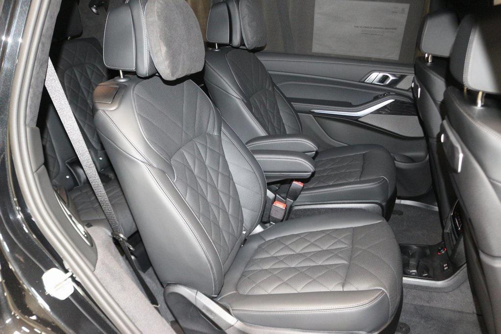 new 2026 BMW X7 car, priced at $100,260