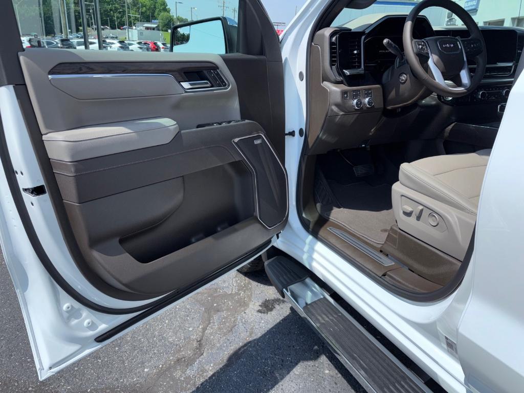 new 2025 GMC Sierra 1500 car, priced at $64,599