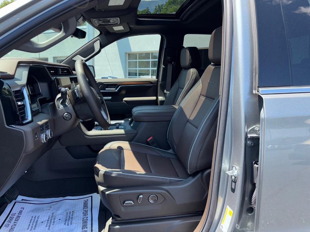 new 2025 GMC Sierra 1500 car, priced at $75,121