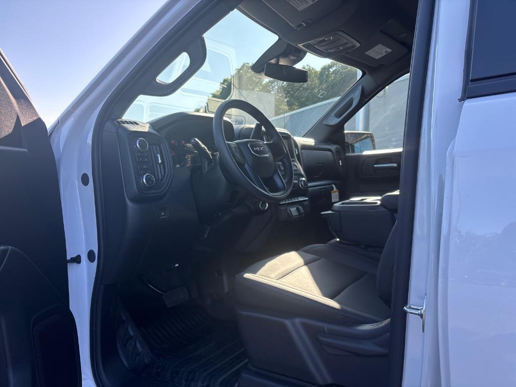new 2025 GMC Sierra 1500 car, priced at $49,895