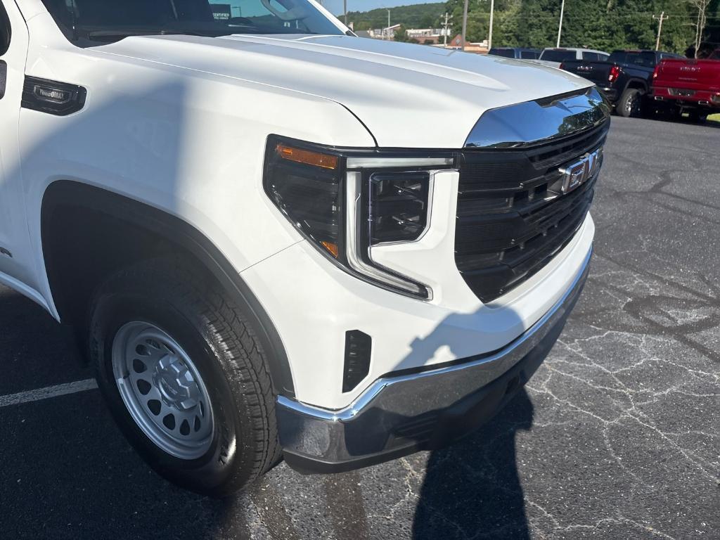 new 2025 GMC Sierra 1500 car, priced at $49,895