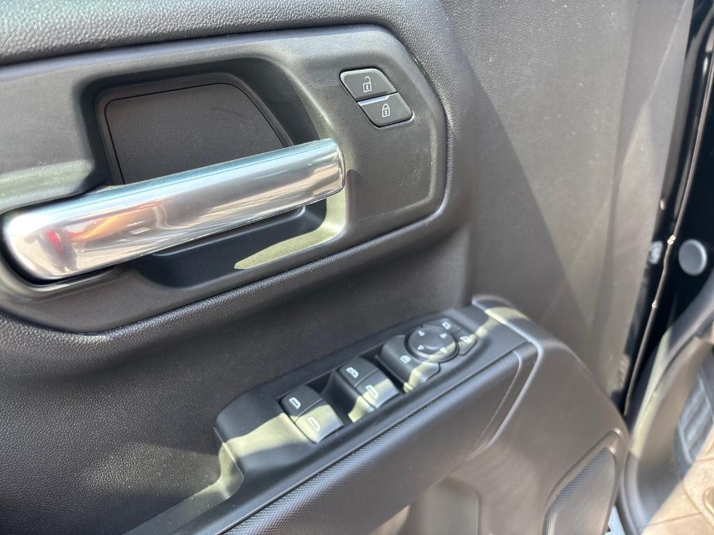 new 2025 GMC Sierra 1500 car, priced at $51,928