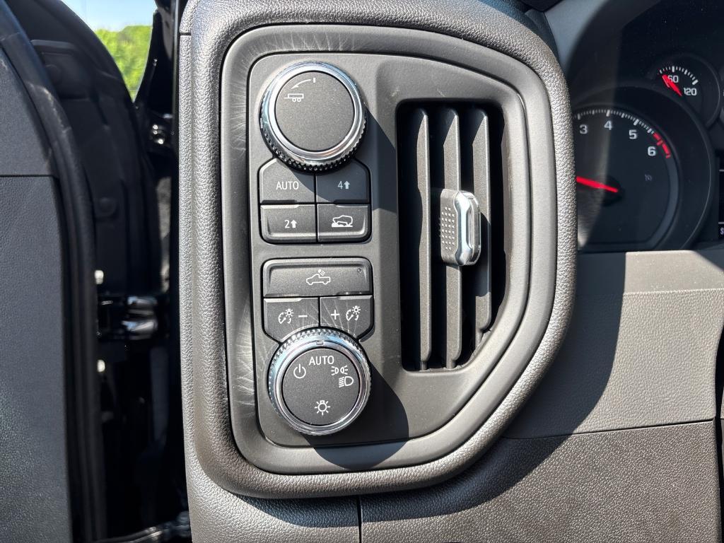 new 2025 GMC Sierra 1500 car, priced at $51,928