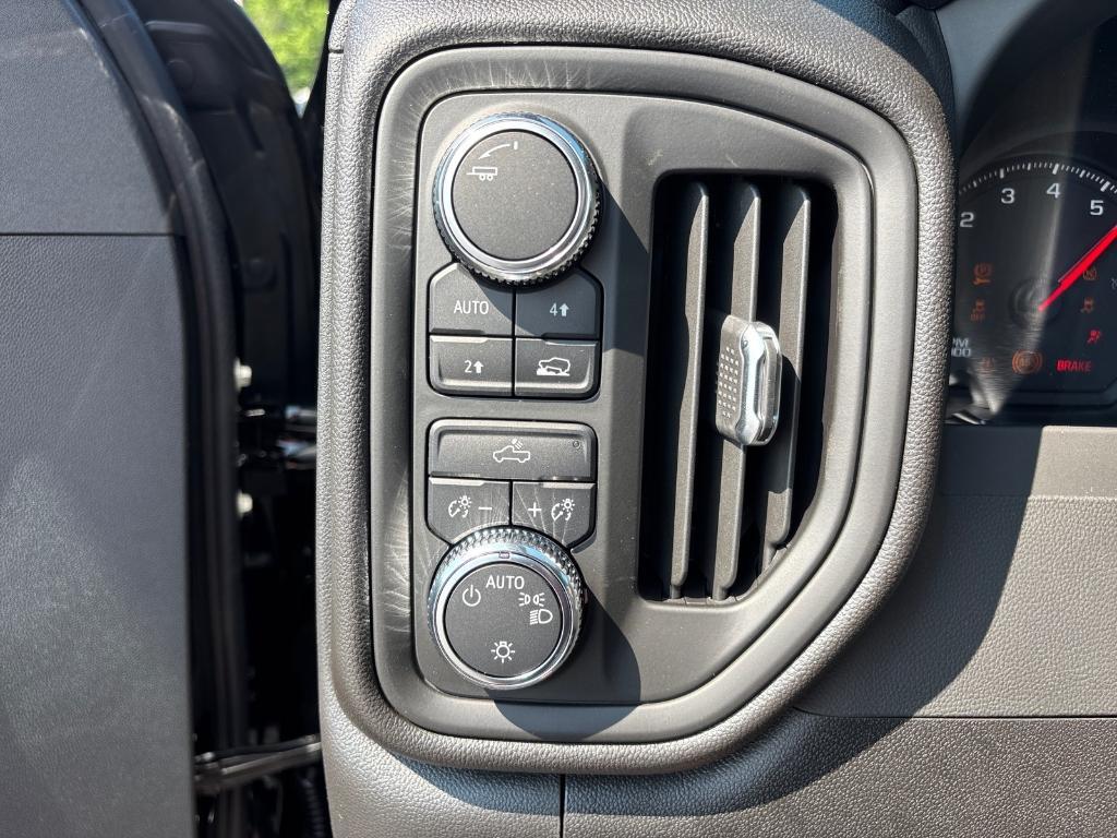 new 2025 GMC Sierra 1500 car, priced at $51,928