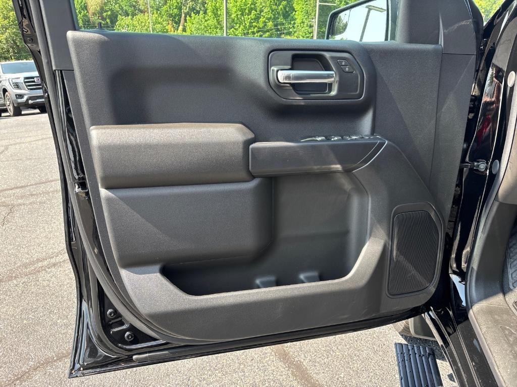 new 2025 GMC Sierra 1500 car, priced at $51,928