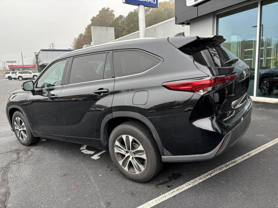 used 2021 Toyota Highlander car, priced at $31,241