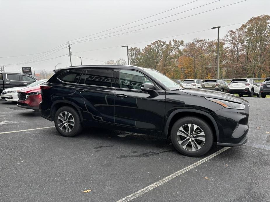 used 2021 Toyota Highlander car, priced at $31,241