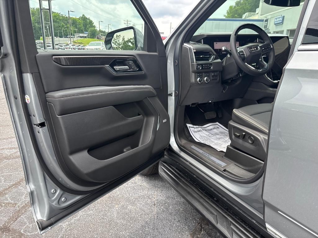 new 2025 GMC Yukon car, priced at $74,437