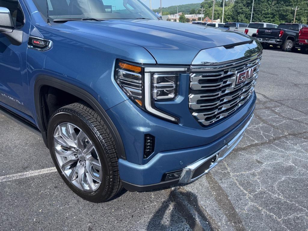 new 2025 GMC Sierra 1500 car, priced at $75,499