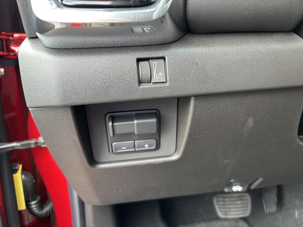 new 2025 GMC Canyon car, priced at $41,299