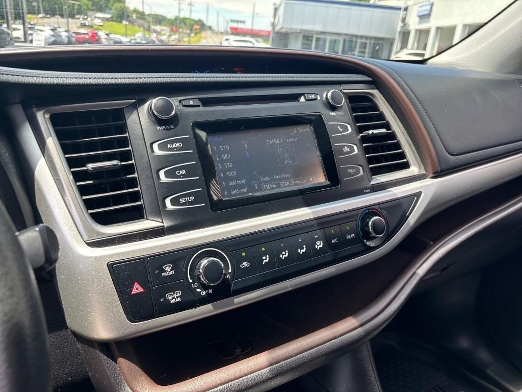 used 2019 Toyota Highlander car, priced at $19,999