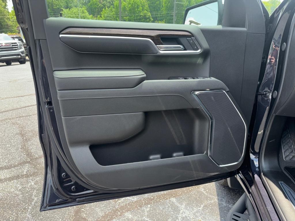 new 2025 GMC Sierra 1500 car, priced at $56,315