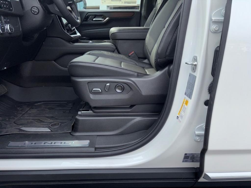 new 2025 GMC Yukon car, priced at $80,795