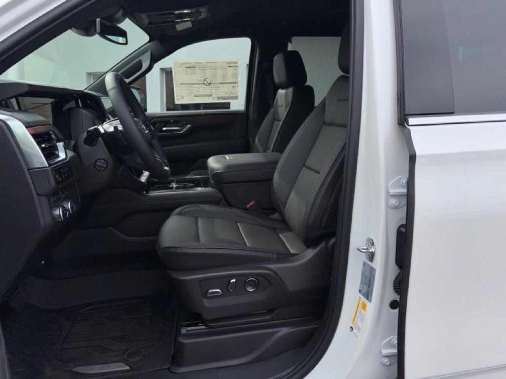 new 2025 GMC Yukon car, priced at $80,795