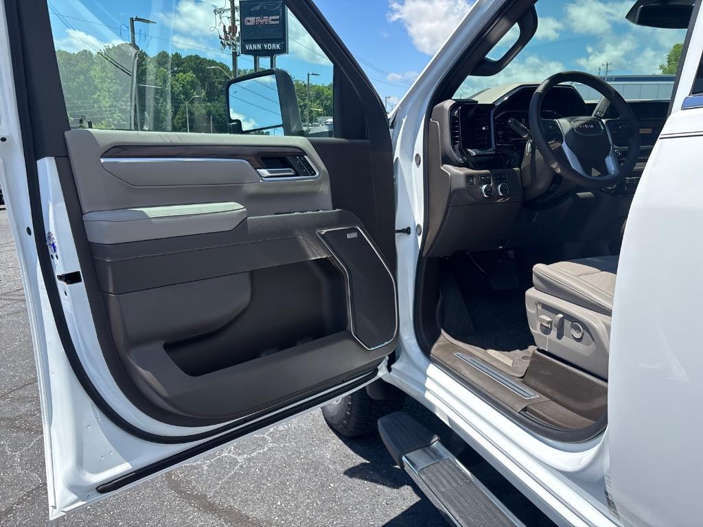 new 2025 GMC Sierra 2500 car, priced at $74,055
