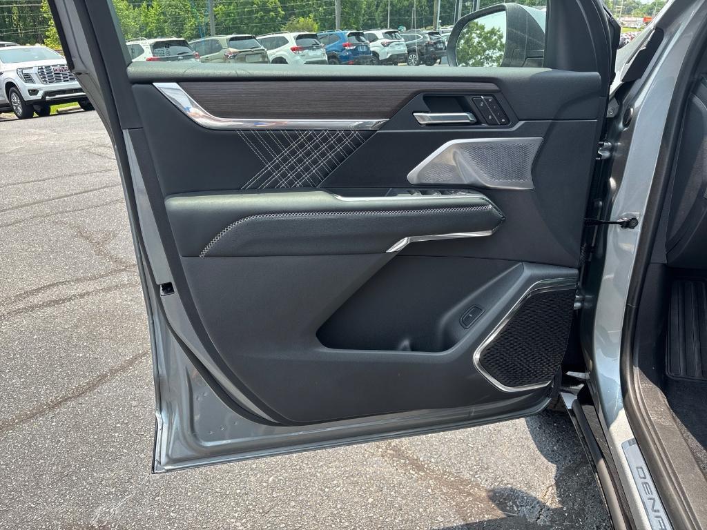 new 2025 GMC Acadia car, priced at $61,478