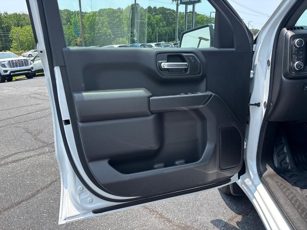 new 2025 GMC Sierra 1500 car, priced at $45,900