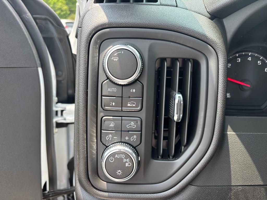 new 2025 GMC Sierra 1500 car, priced at $45,900