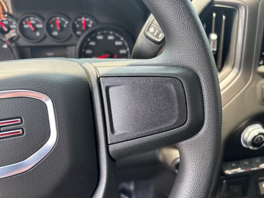 new 2025 GMC Sierra 1500 car, priced at $45,900