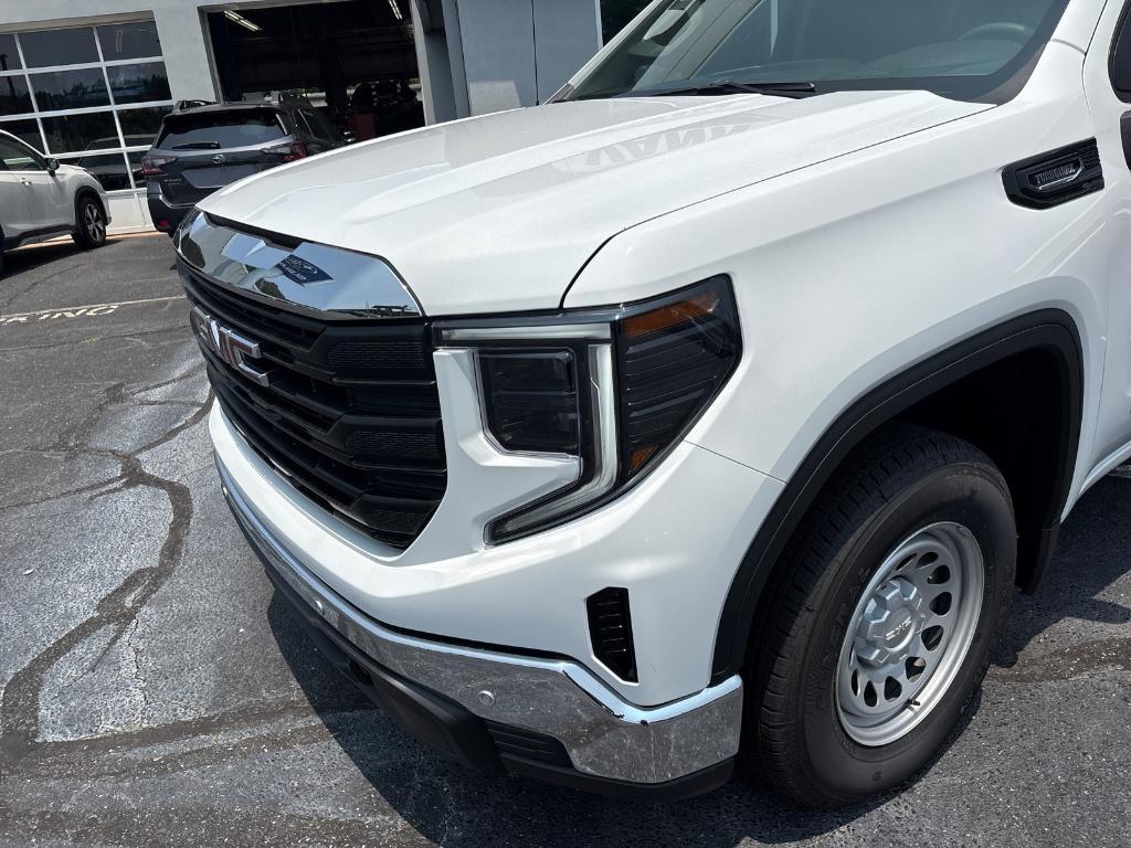 new 2025 GMC Sierra 1500 car, priced at $45,900