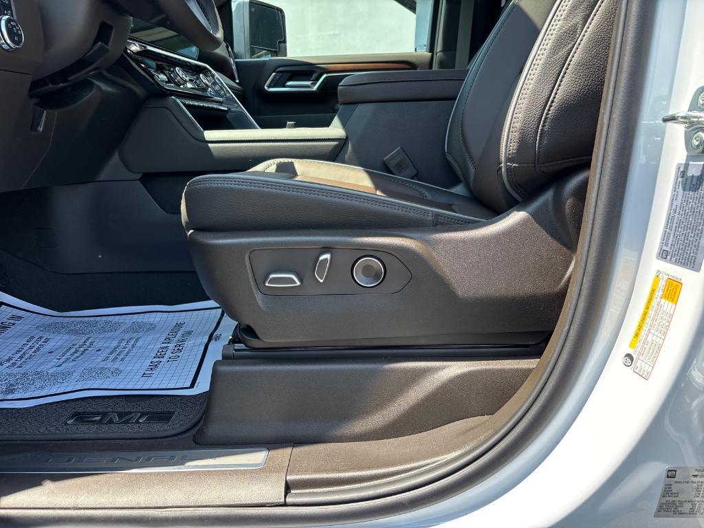 new 2025 GMC Sierra 2500 car, priced at $87,005