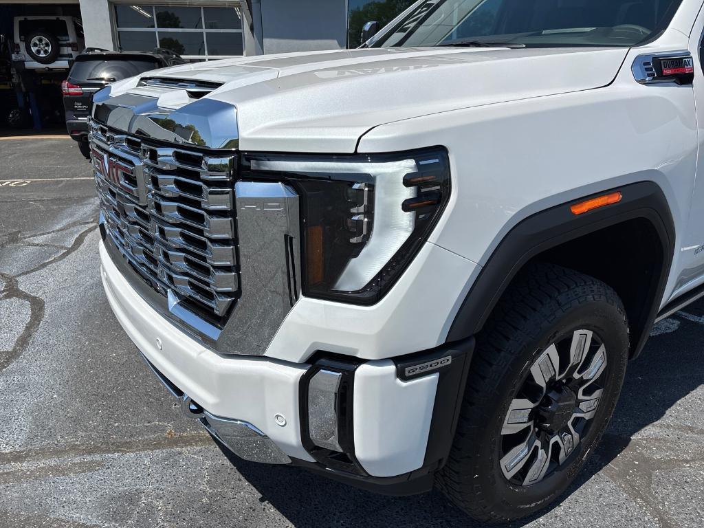 new 2025 GMC Sierra 2500 car, priced at $87,005