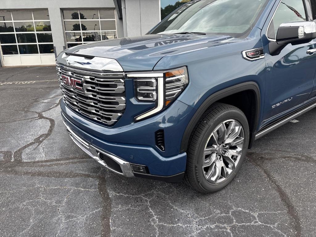 new 2025 GMC Sierra 1500 car, priced at $75,338