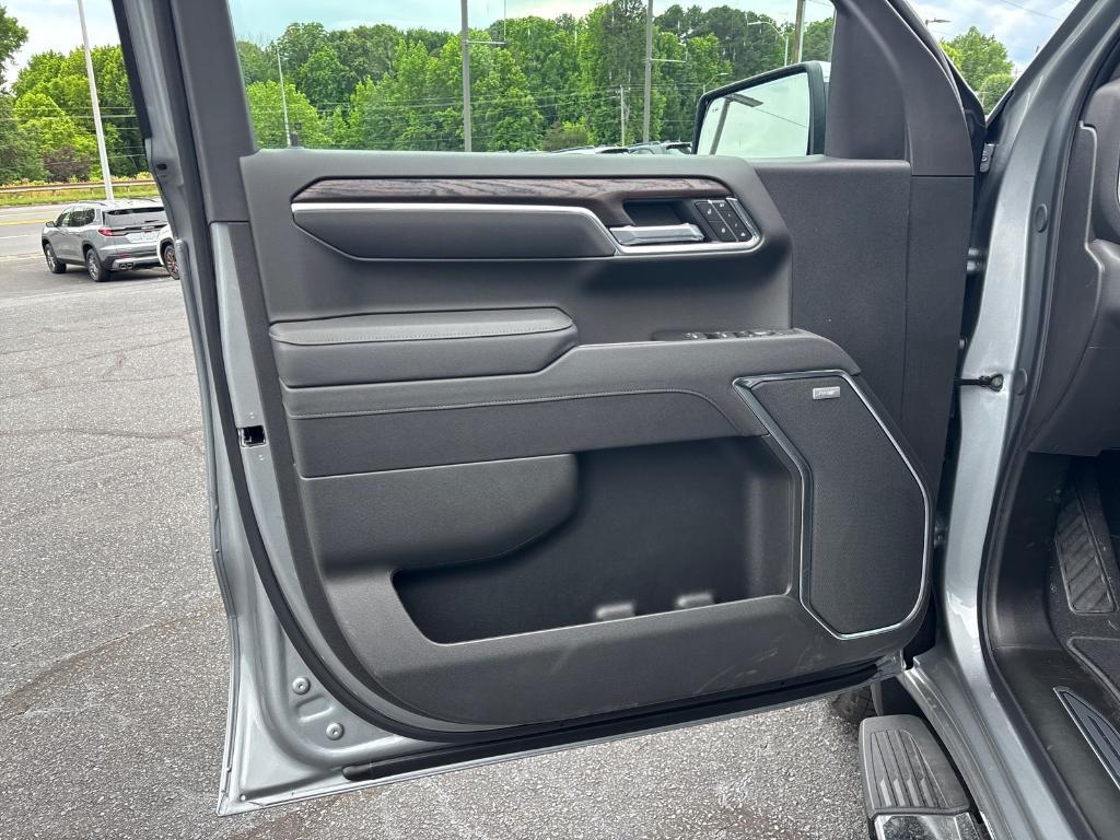 new 2025 GMC Sierra 1500 car, priced at $64,842