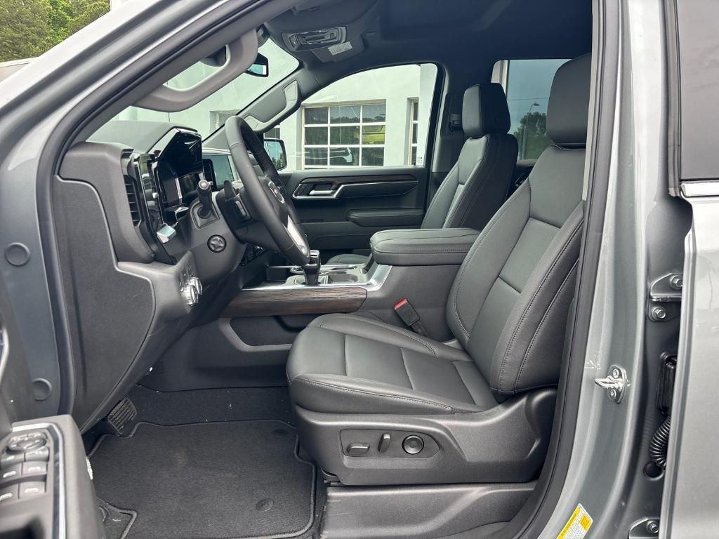 new 2025 GMC Sierra 1500 car, priced at $64,842