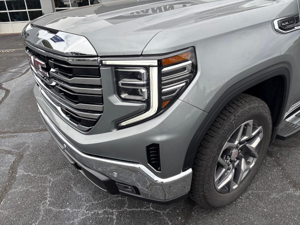 new 2025 GMC Sierra 1500 car, priced at $64,842