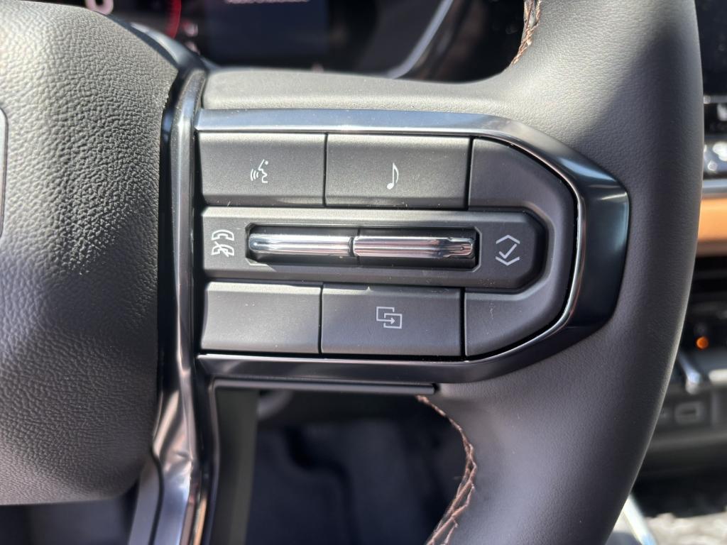 new 2025 GMC Canyon car, priced at $44,999