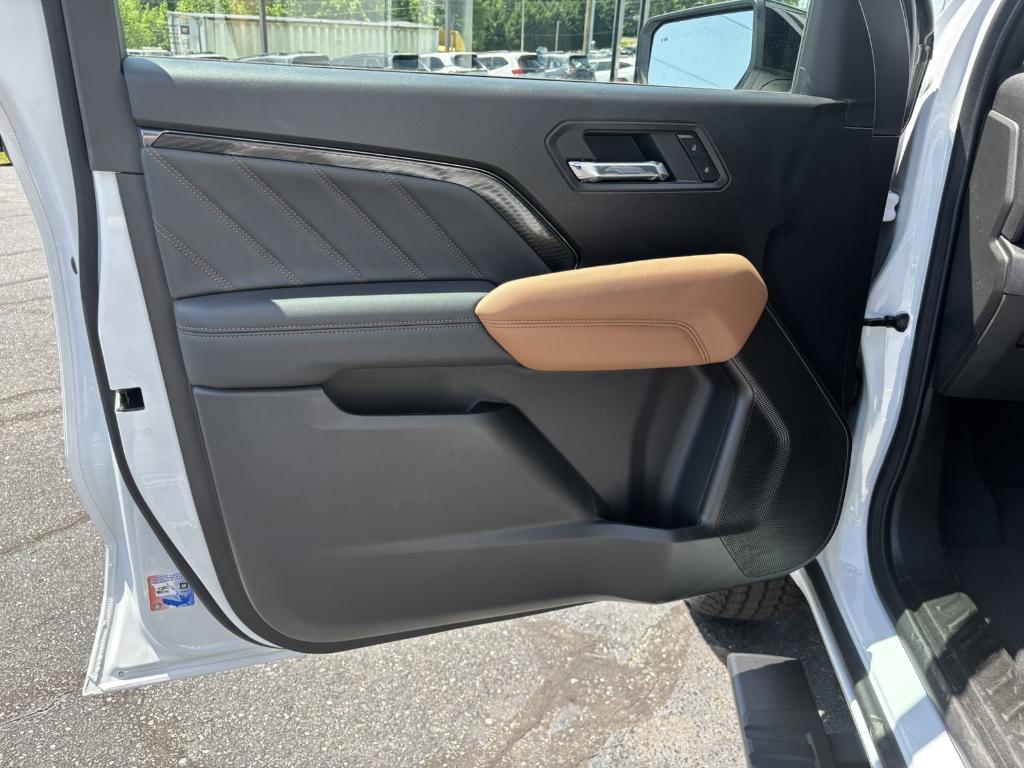 new 2025 GMC Canyon car, priced at $44,999