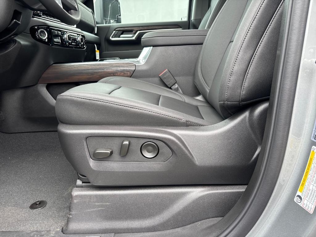 new 2025 GMC Sierra 2500 car, priced at $80,999