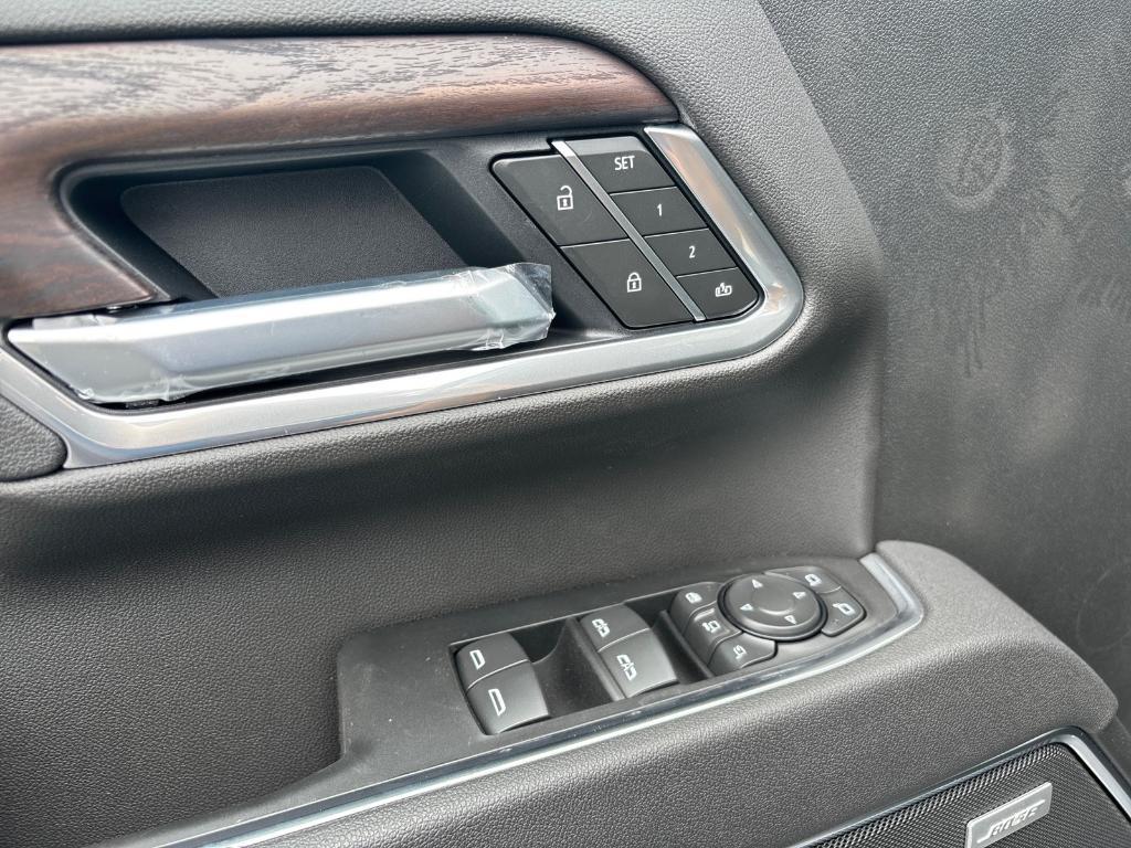 new 2025 GMC Sierra 2500 car, priced at $80,999