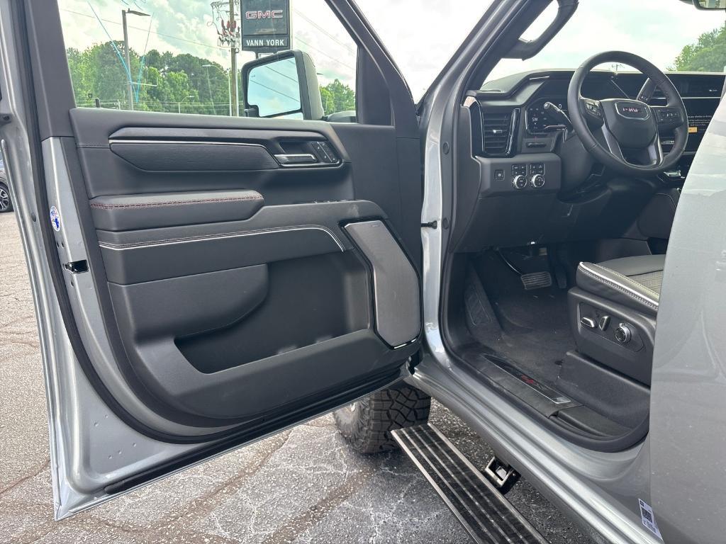 new 2025 GMC Sierra 2500 car, priced at $83,522
