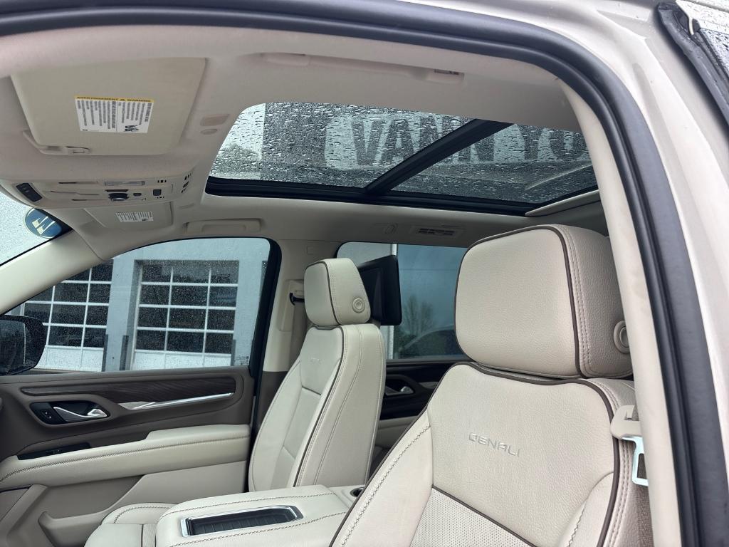 used 2022 GMC Yukon XL car, priced at $52,316