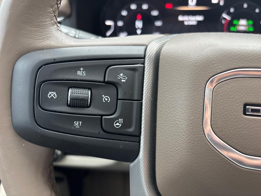 used 2022 GMC Yukon XL car, priced at $52,316