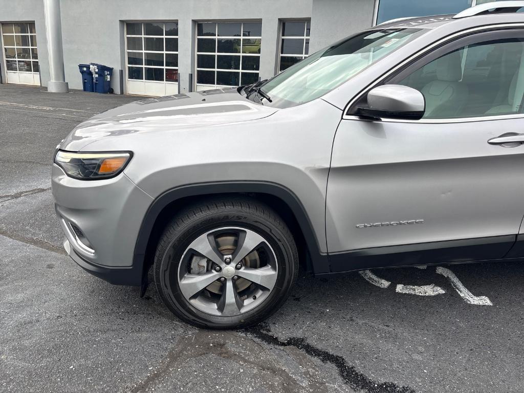 used 2019 Jeep Cherokee car, priced at $15,499