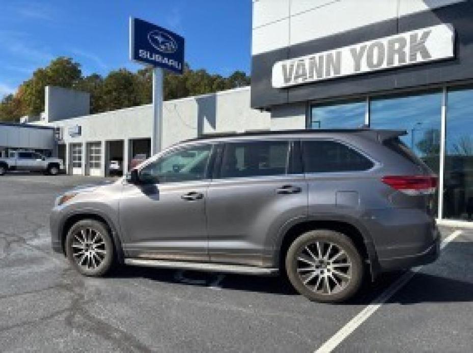 used 2017 Toyota Highlander car, priced at $20,995