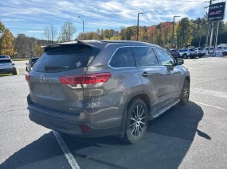 used 2017 Toyota Highlander car, priced at $20,995